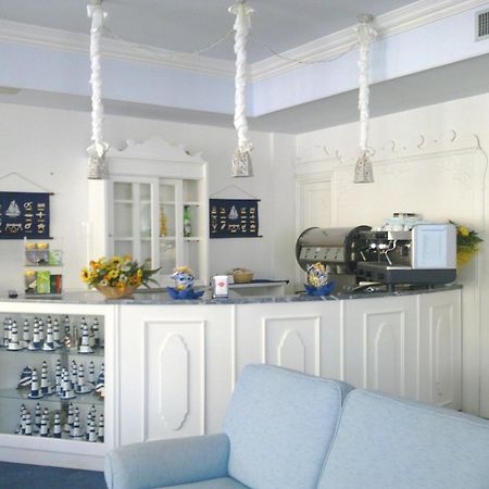 Hotel Maremonti Gabicce Mare Εστιατόριο φωτογραφία
