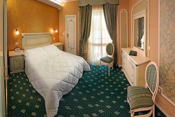 Hotel Maremonti Gabicce Mare Εξωτερικό φωτογραφία